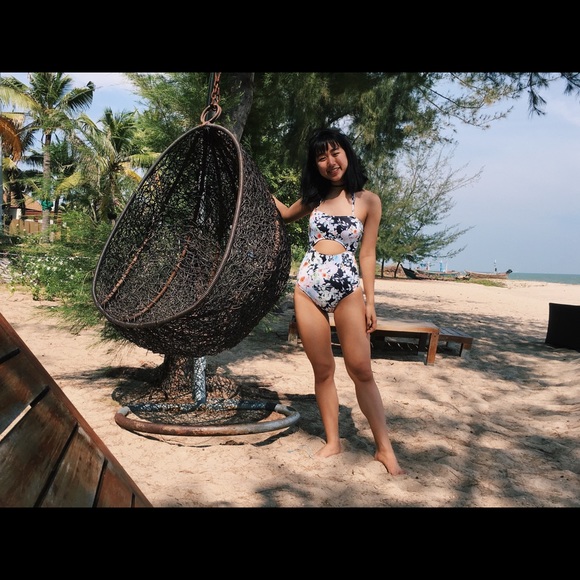 Meet your Posher, Notes - Picture 3 of 3